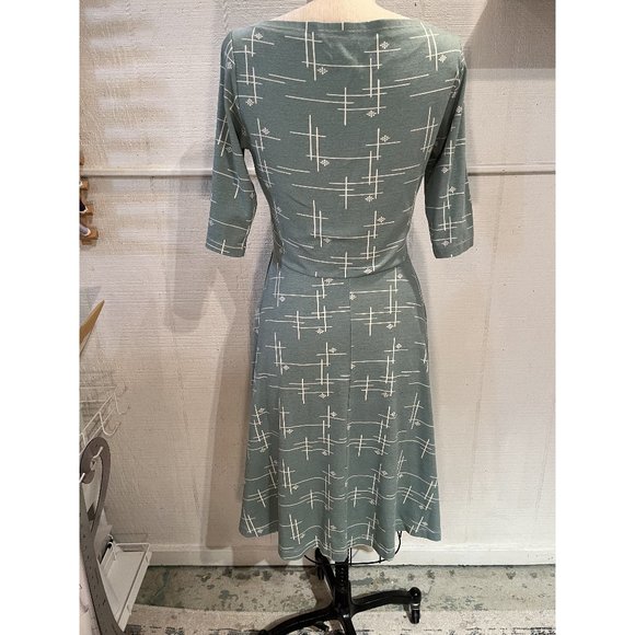 Handmade Retro Knit Dress - Picture 2 of 4